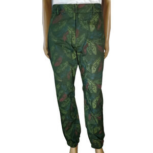 UNYFORME MENS CAMOUFLAGE PANTS SIZE 40x30.5 NWT JOGGERS Camo feathers MSRP: $78
